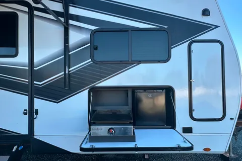 Nor Cal RV Rental Grand Design Momentum Toy Hauler