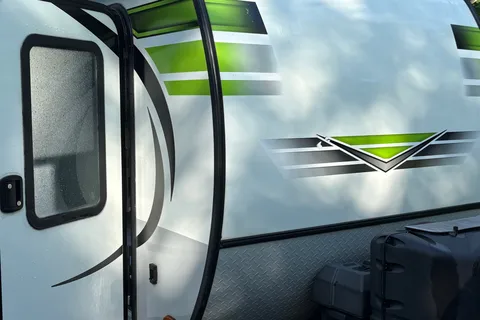 Flagstaff E-Pro Micro Trailer