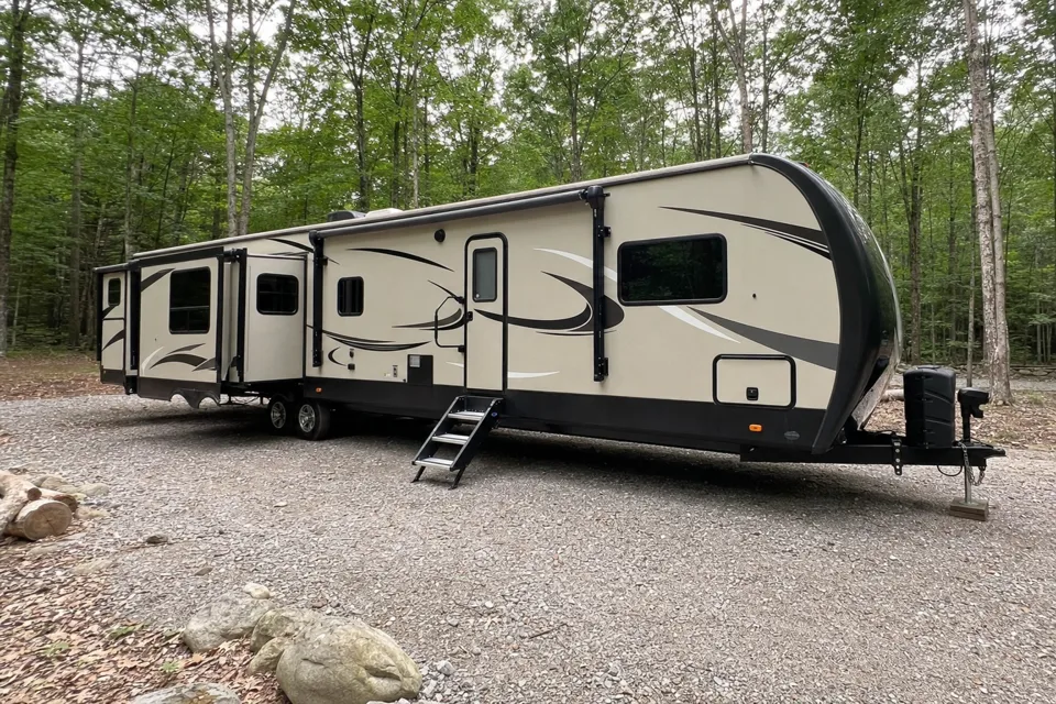 Steven's Keystone 34bipr Travel Trailer