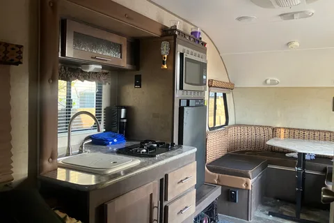 Tom's Forest River R-pod