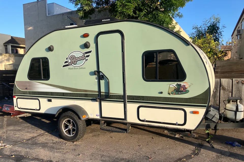 Tom's Forest River R-pod