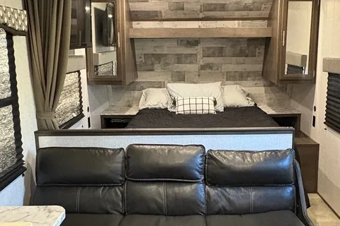 Danielle's Coleman Lantern 28ft Trailer