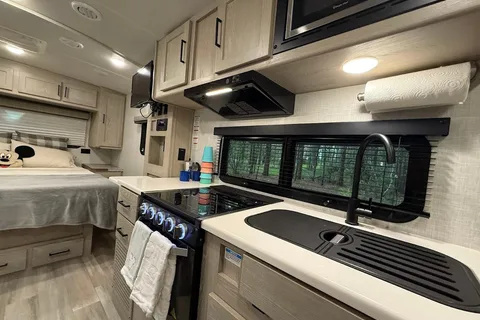 The Wilderness Wagon Flagstaff Micro Lite 21FBRS