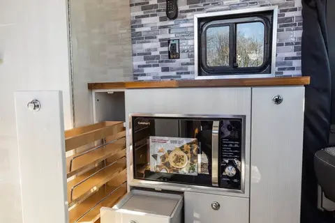 ATLANTIS | 4 SAISONS • OFF-GRID • SNOWBIRD • PET FRIENDLY 🐾