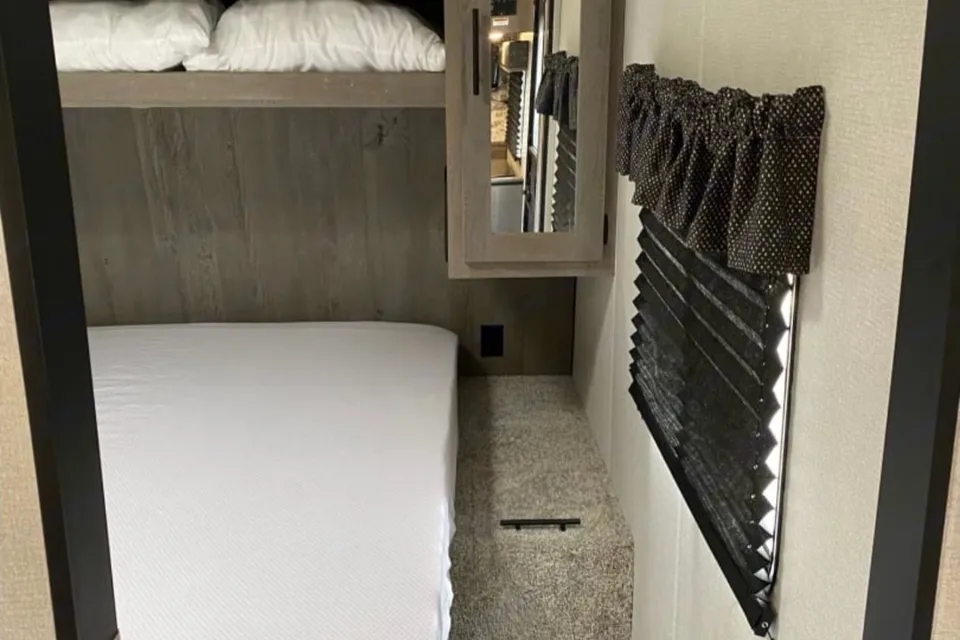 Thomas's Keystone SG260BH Travel Trailer