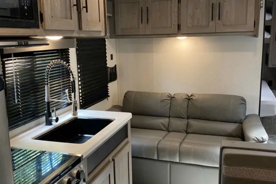 Thomas's Keystone SG260BH Travel Trailer
