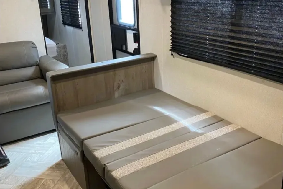 Thomas's Keystone SG260BH Travel Trailer
