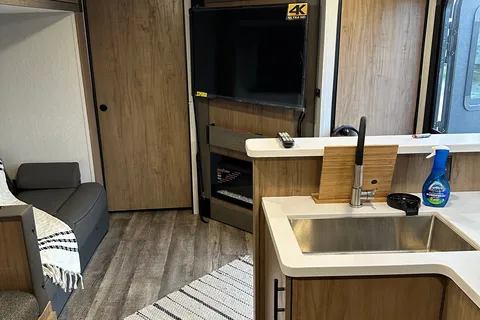 The Reserve Retreat – Sleeps 6, Family-Ready!”