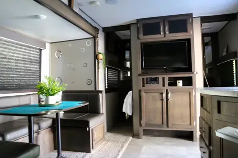 Gorgeous Jayco Flight SLX Travel Trailer