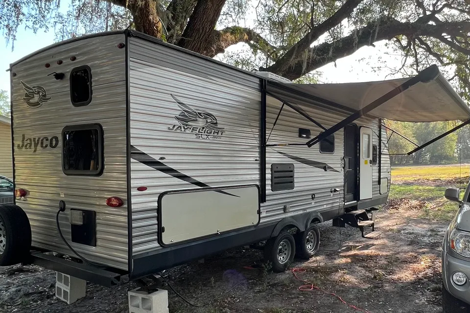 Gorgeous Jayco Flight SLX Travel Trailer