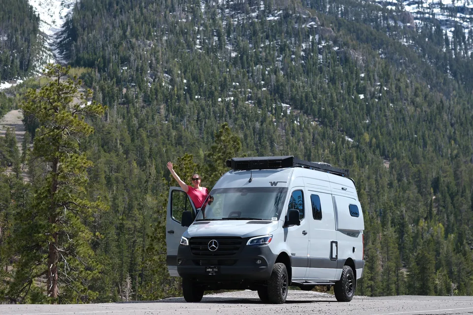 2026 AWD Mercedes Winnebago Revel "Glaicer"-Starlink-Unlimited Miles