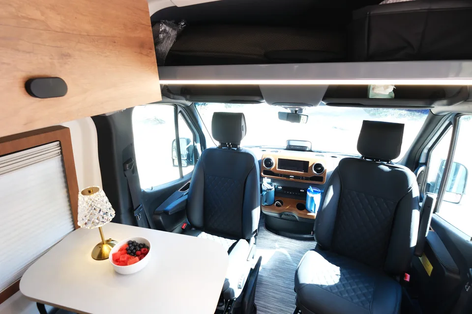2026 AWD Mercedes Winnebago Revel "Glaicer"-Starlink-Unlimited Miles