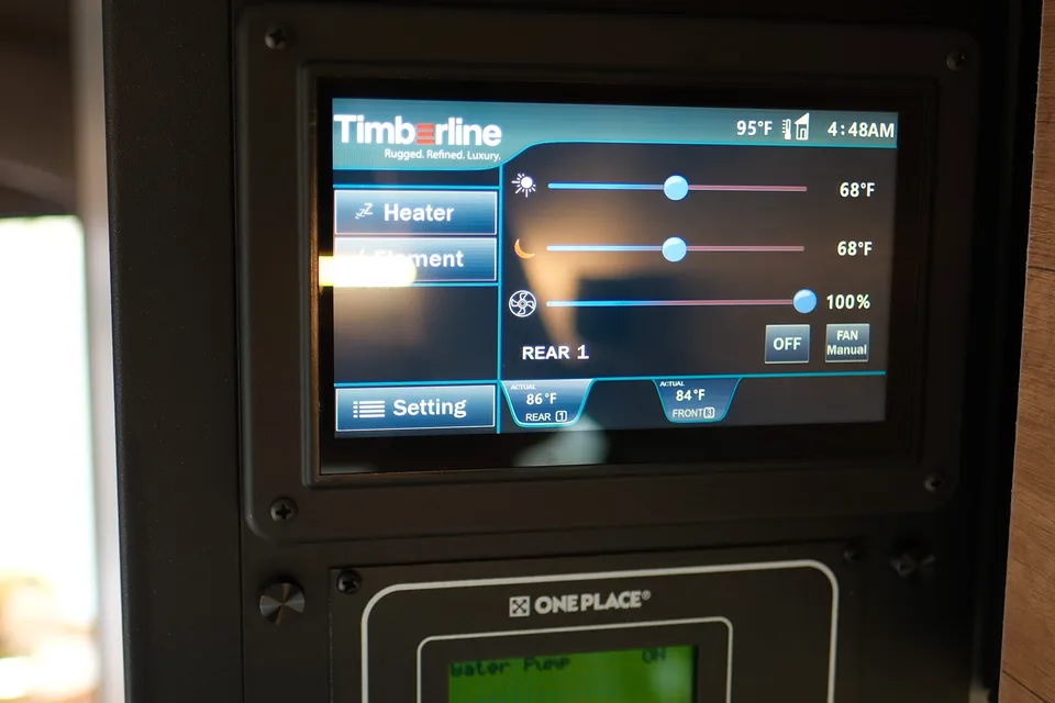 2026 AWD Mercedes Winnebago Revel "Glaicer"-Starlink-Unlimited Miles