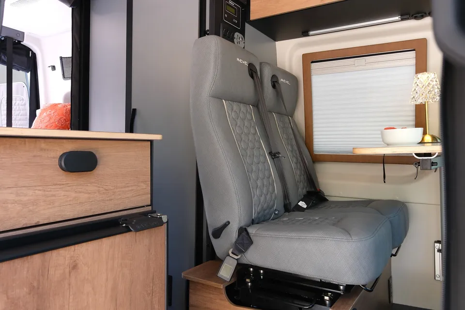 2026 AWD Mercedes Winnebago Revel "Glaicer"-Starlink-Unlimited Miles