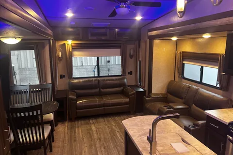 Brandon's Forest River 285drl4 Fifth Wheel