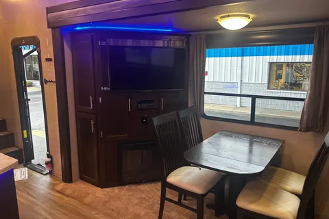 Brandon's Forest River 285drl4 Fifth Wheel