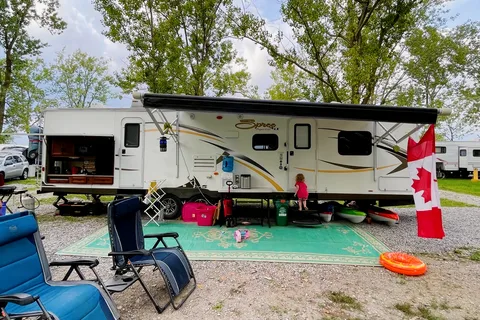 Home Away From Home Spree Connect 322BHS Travel Trailer