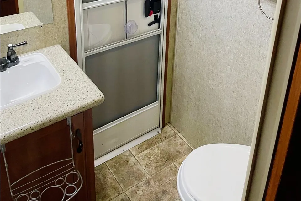 Home Away From Home Spree Connect 322BHS Travel Trailer