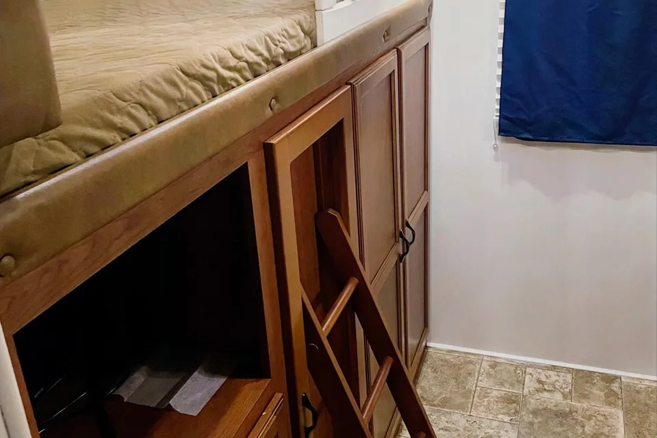 Home Away From Home Spree Connect 322BHS Travel Trailer