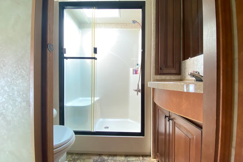 Luxurious, Cathedral Ceiling, Full size shower, 2 Washrooms, 2 Entrance, AC, Fireplace, Guest B/R