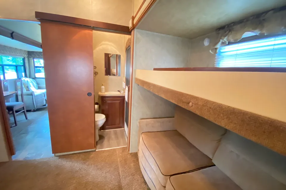 Luxurious, Cathedral Ceiling, Full size shower, 2 Washrooms, 2 Entrance, AC, Fireplace, Guest B/R