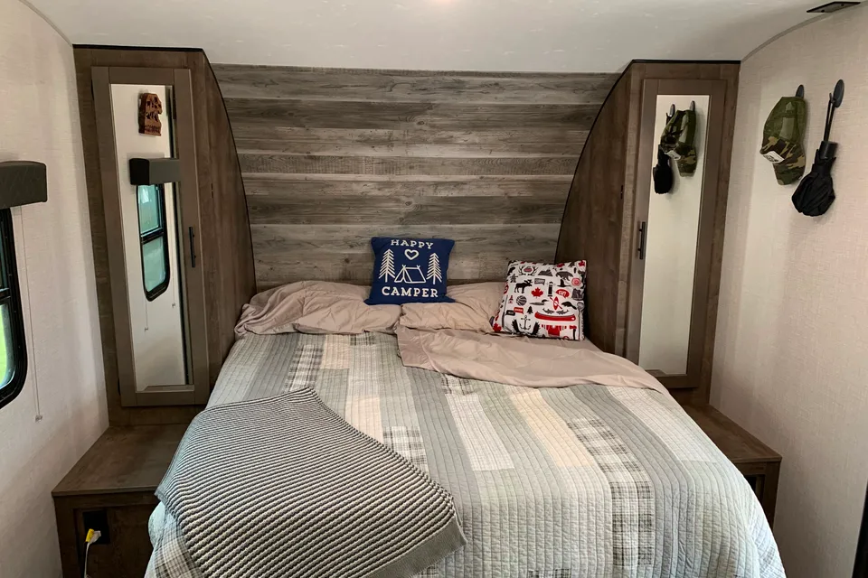 HORN’S HIDEAWAY KZ Connect SE Travel Trailer