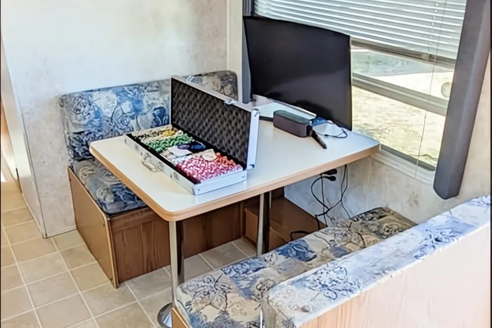 Special Discounted Nightly Rate Travel Trailer RV Rent 2005 Forest River