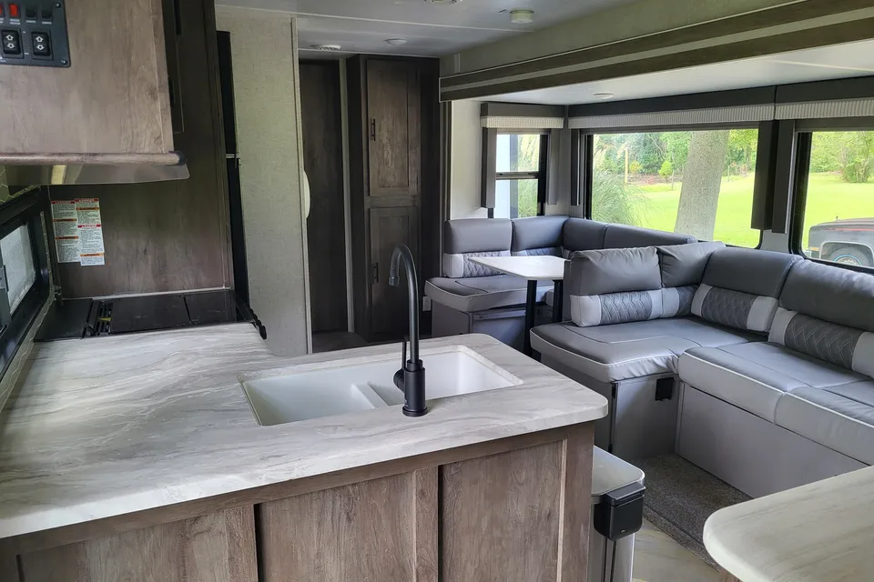 Forest River Salem 31kqbts Travel Trailer Rolling Retreat