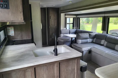 Forest River Salem 31kqbts Travel Trailer Rolling Retreat