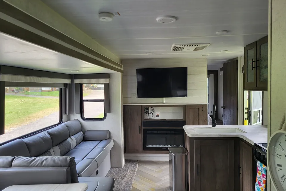 Forest River Salem 31kqbts Travel Trailer Rolling Retreat