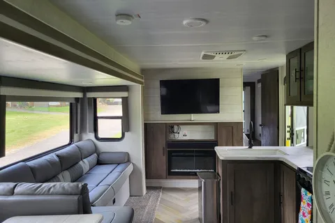 Forest River Salem 31kqbts Travel Trailer Rolling Retreat
