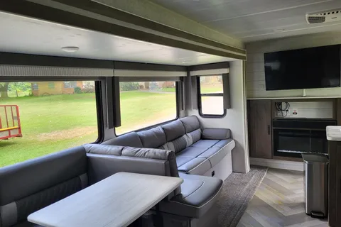Forest River Salem 31kqbts Travel Trailer Rolling Retreat
