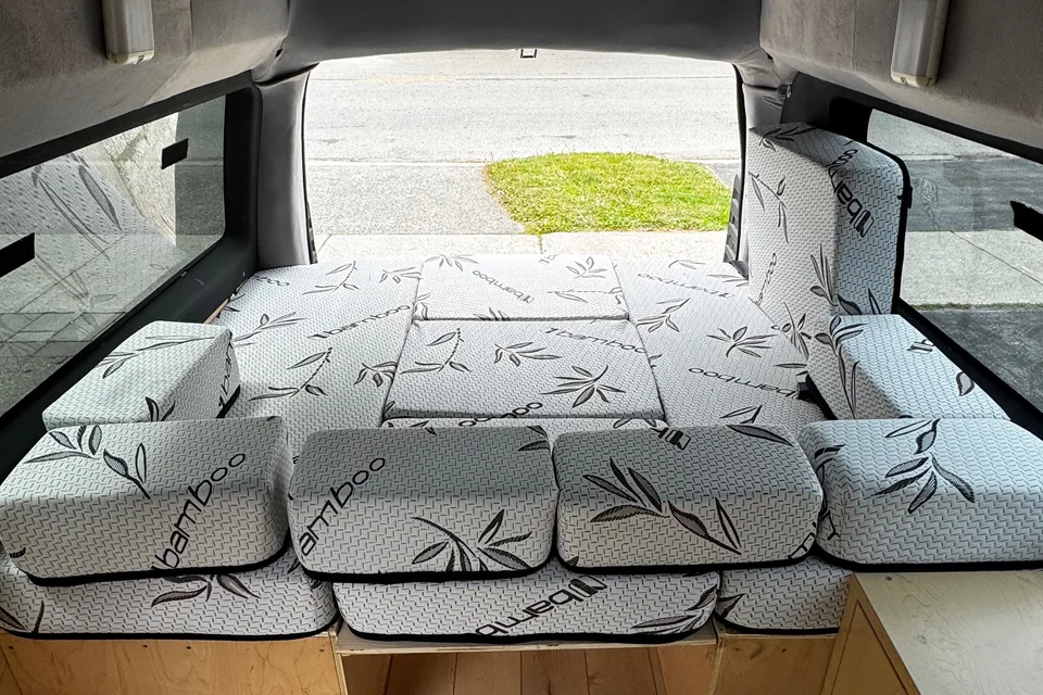 Valentine 's GMC Savanna 2010 Class B