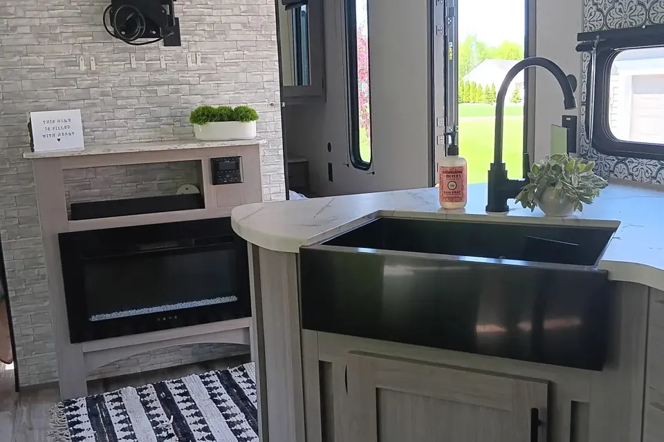 2022 Coleman Lantern 37ft Travel Trailer - Sleeps 8 - Best RV Experience on Market