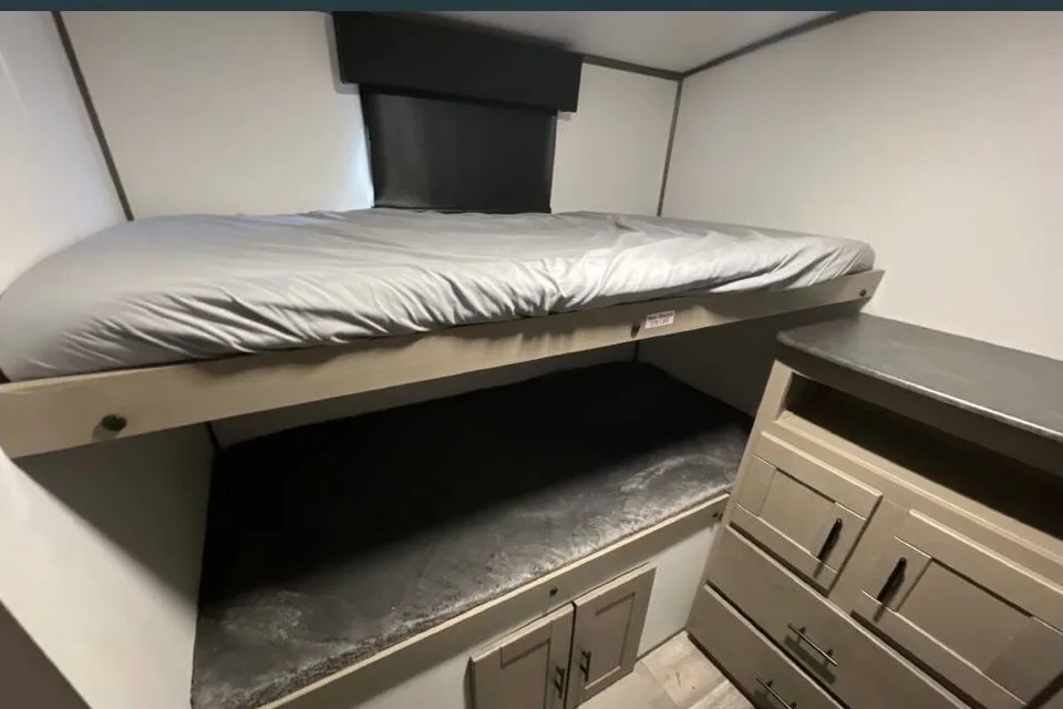 Magnificent Family Adventurer The Sundance Quad bunk (QB 291) Travel Trailer