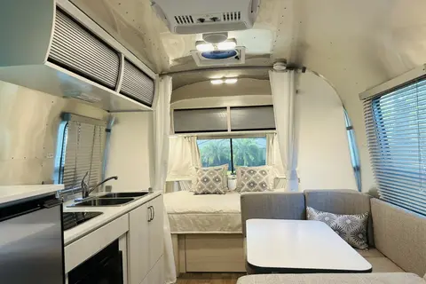 Magnolia 3 Airstream 22ft Bambi Sport **FULLY LOADED**