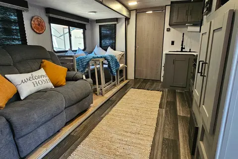 Cozy Couple's Retreat