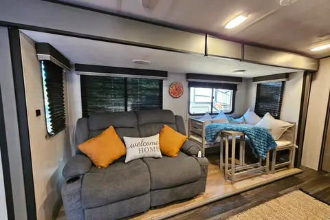 Cozy Couple's Retreat