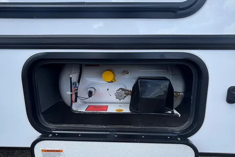 NEW 2025* CLASS C* 31 FT* UNLIMITED MILES/GENERATOR + ALL AMENITIES!
