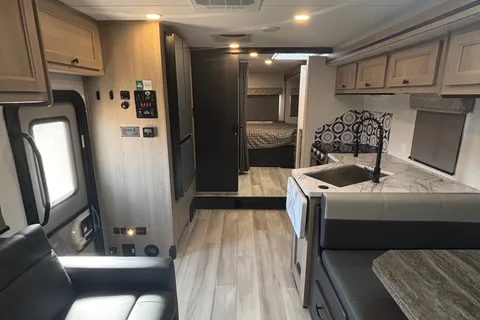 NEW 2025* CLASS C* 31 FT* UNLIMITED MILES/GENERATOR + ALL AMENITIES!