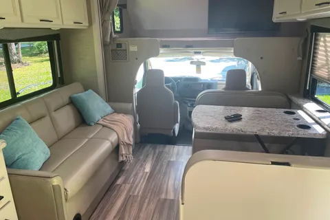 The Rosen”s  Thor Motor Coach Freedom Elite Class C