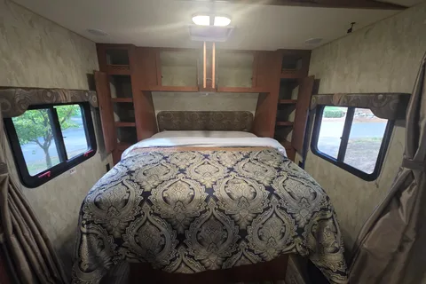 Union River Rv's Nash 25C Travel Trailer