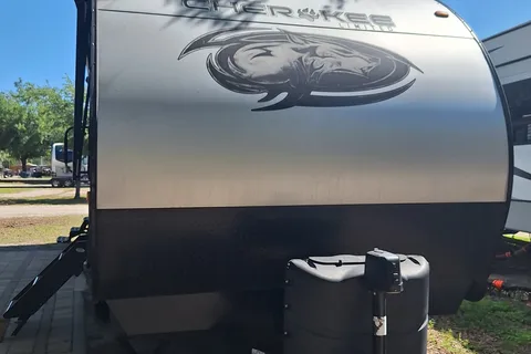 "Ellie Mae"  BUNK ROOM! Full outside Kitchen