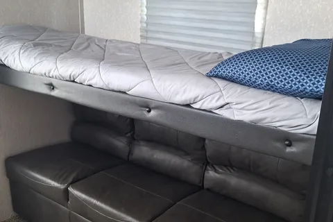 "Ellie Mae"  BUNK ROOM! Full outside Kitchen