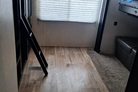 "Ellie Mae"  BUNK ROOM! Full outside Kitchen