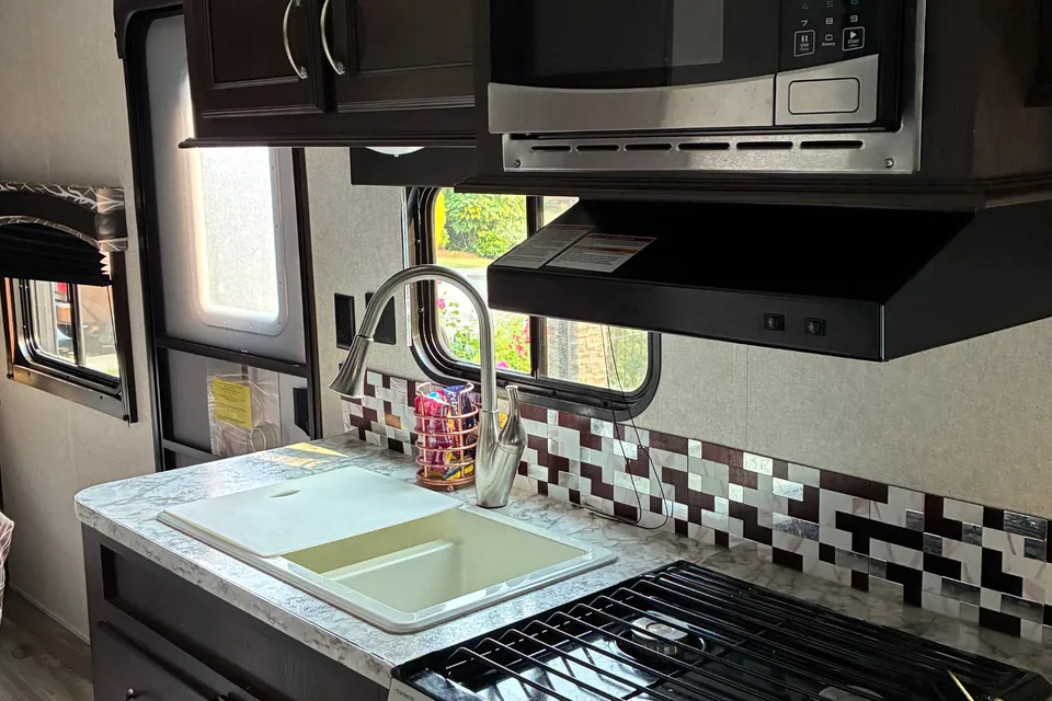 Eric's Jayco Jayflight Travel Trailer