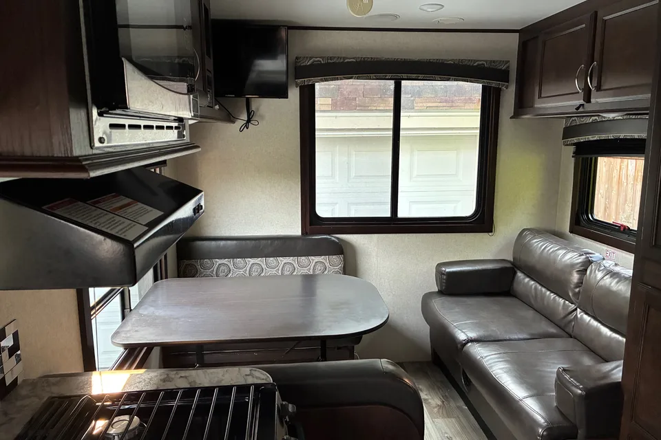 Eric's Jayco Jayflight Travel Trailer