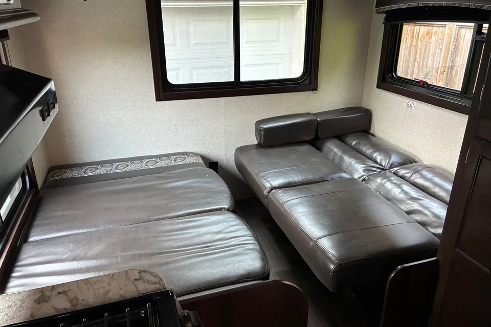 Eric's Jayco Jayflight Travel Trailer