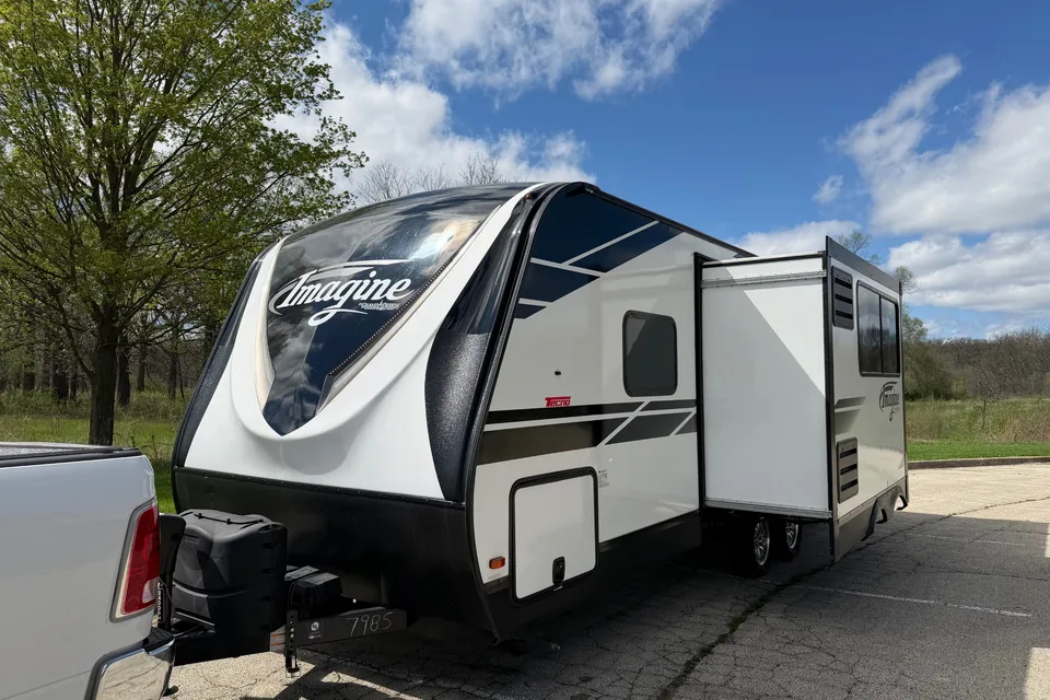 Laurentiu's Grand Design Imagine 2400BH Travel Trailer