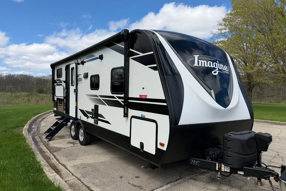 Laurentiu's Grand Design Imagine 2400BH Travel Trailer